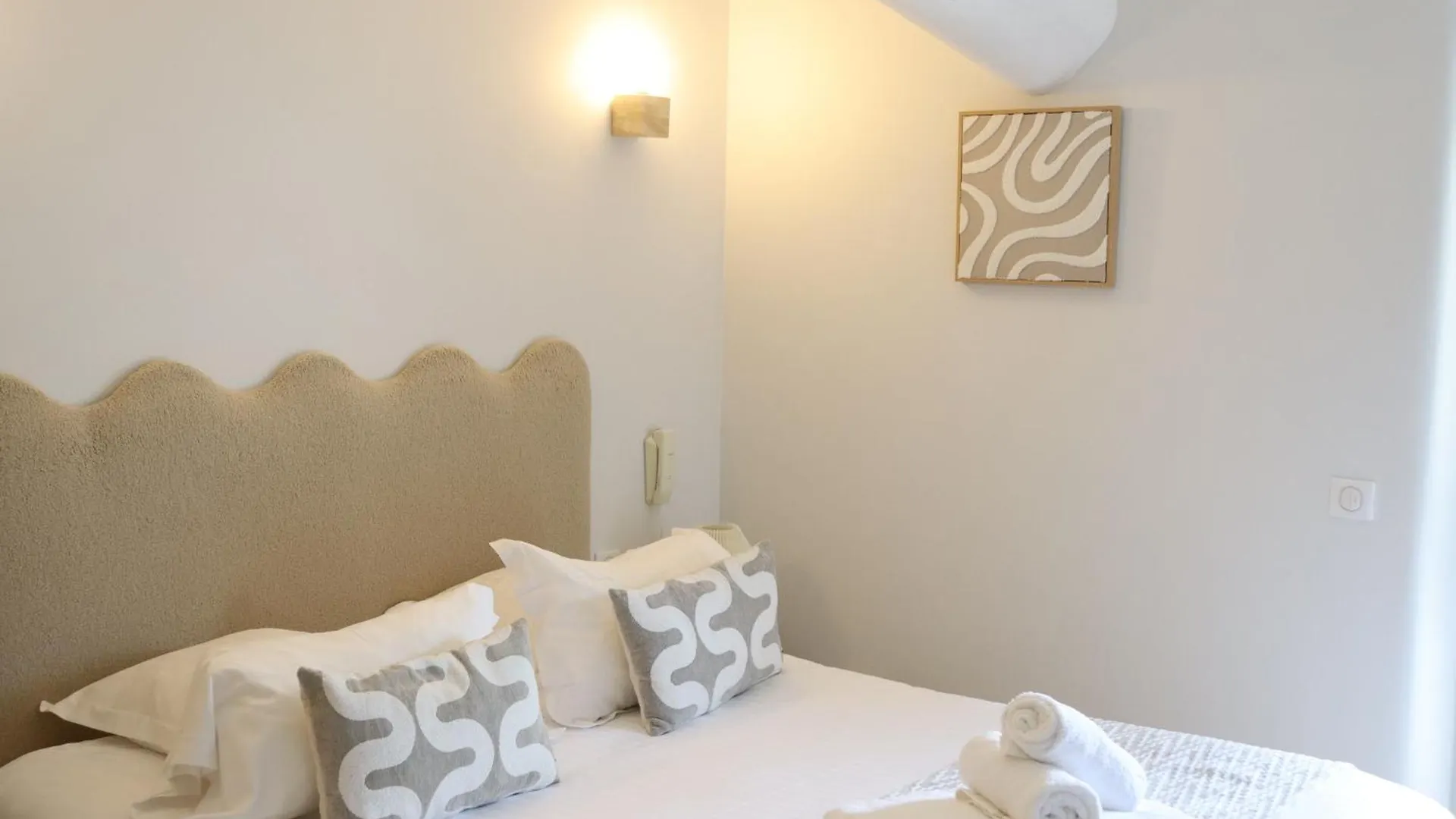 Hotel Mas Des Romarins, The Originals Relais Gordes