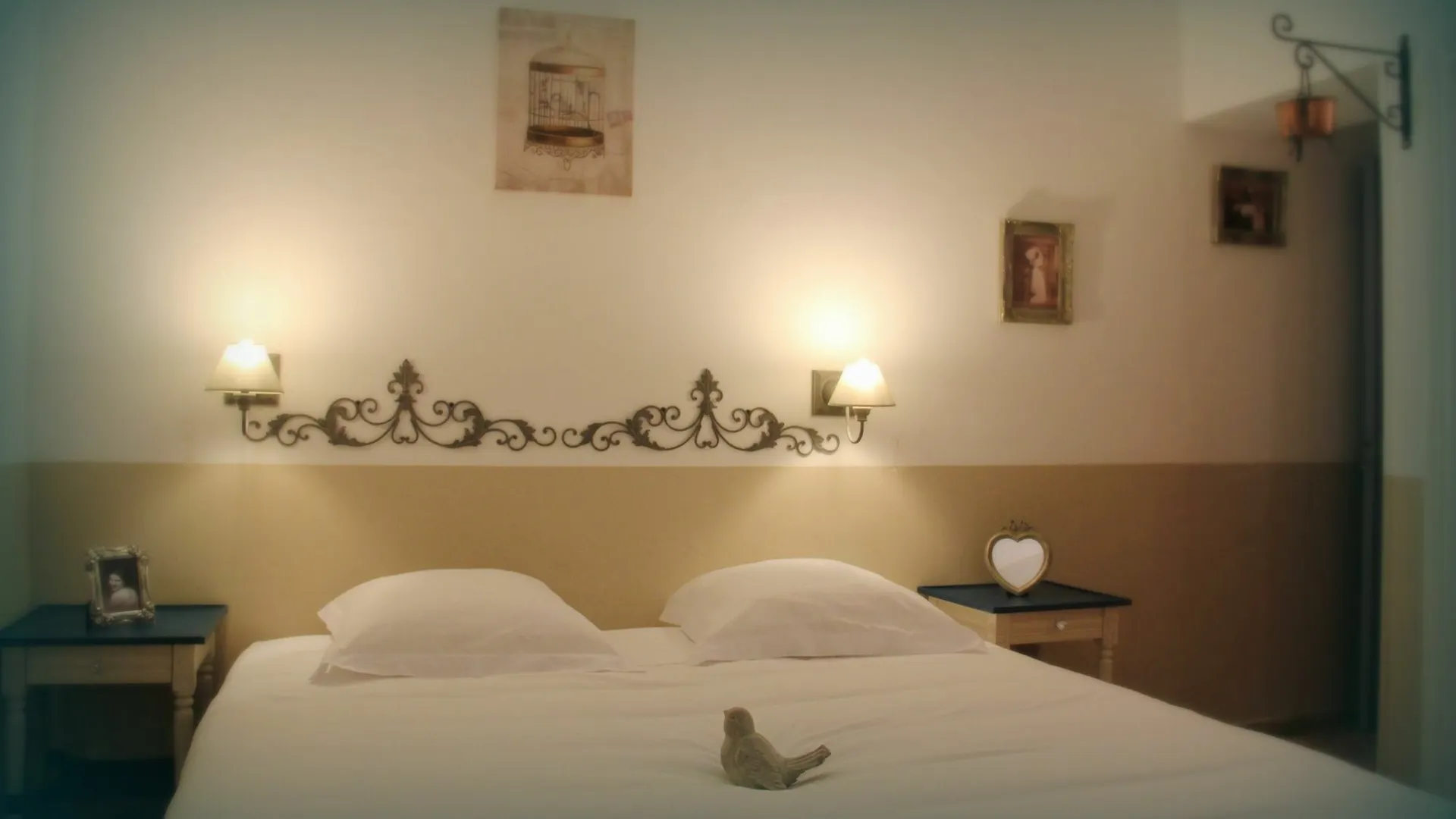מלון גורדס Mas Des Romarins, The Originals Relais 3*,