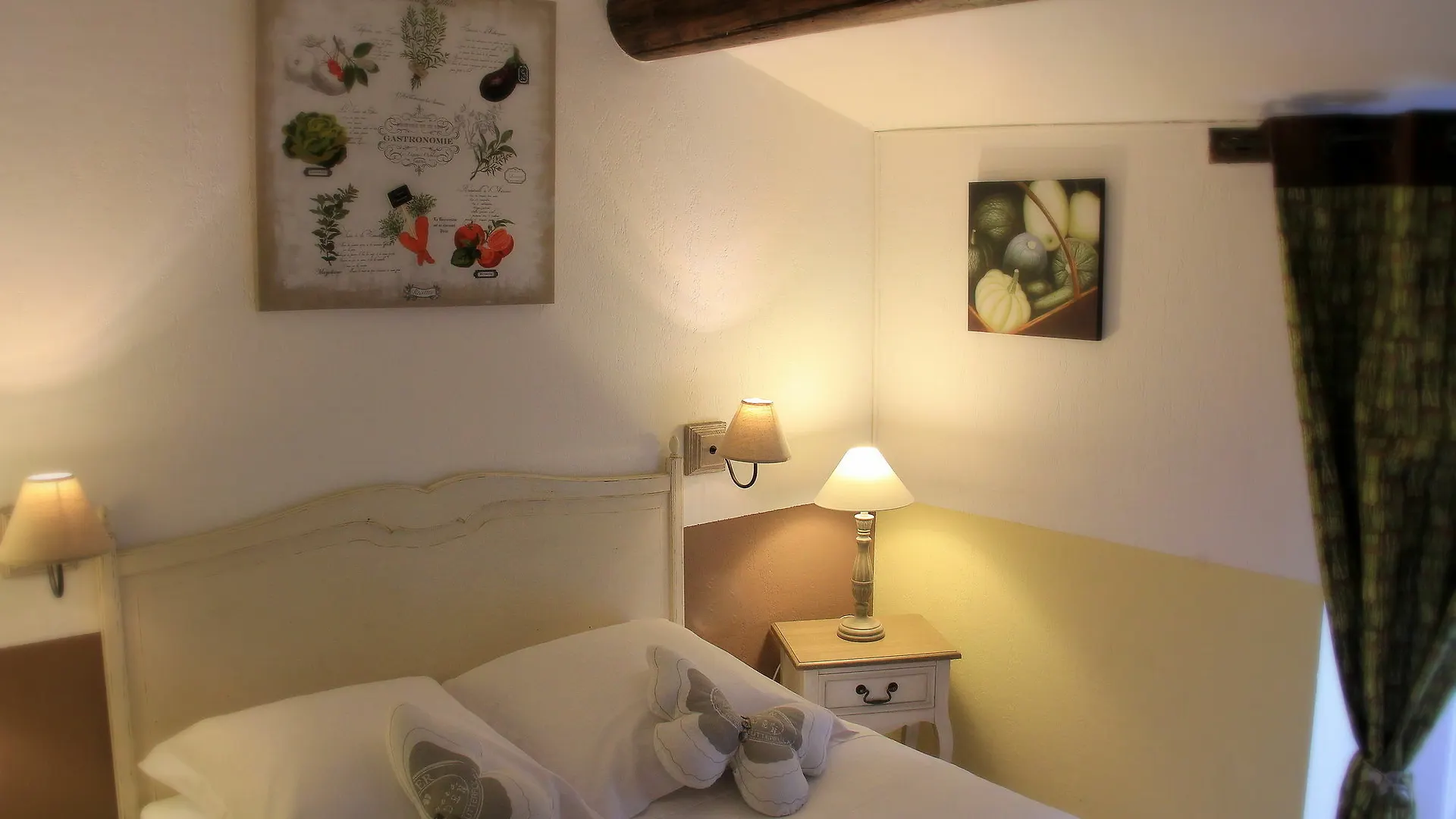 מלון גורדס Mas Des Romarins, The Originals Relais צרפת